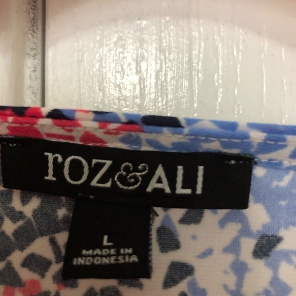 Roz & Ali Short Sleeve with Ties - Picture 6 of 6